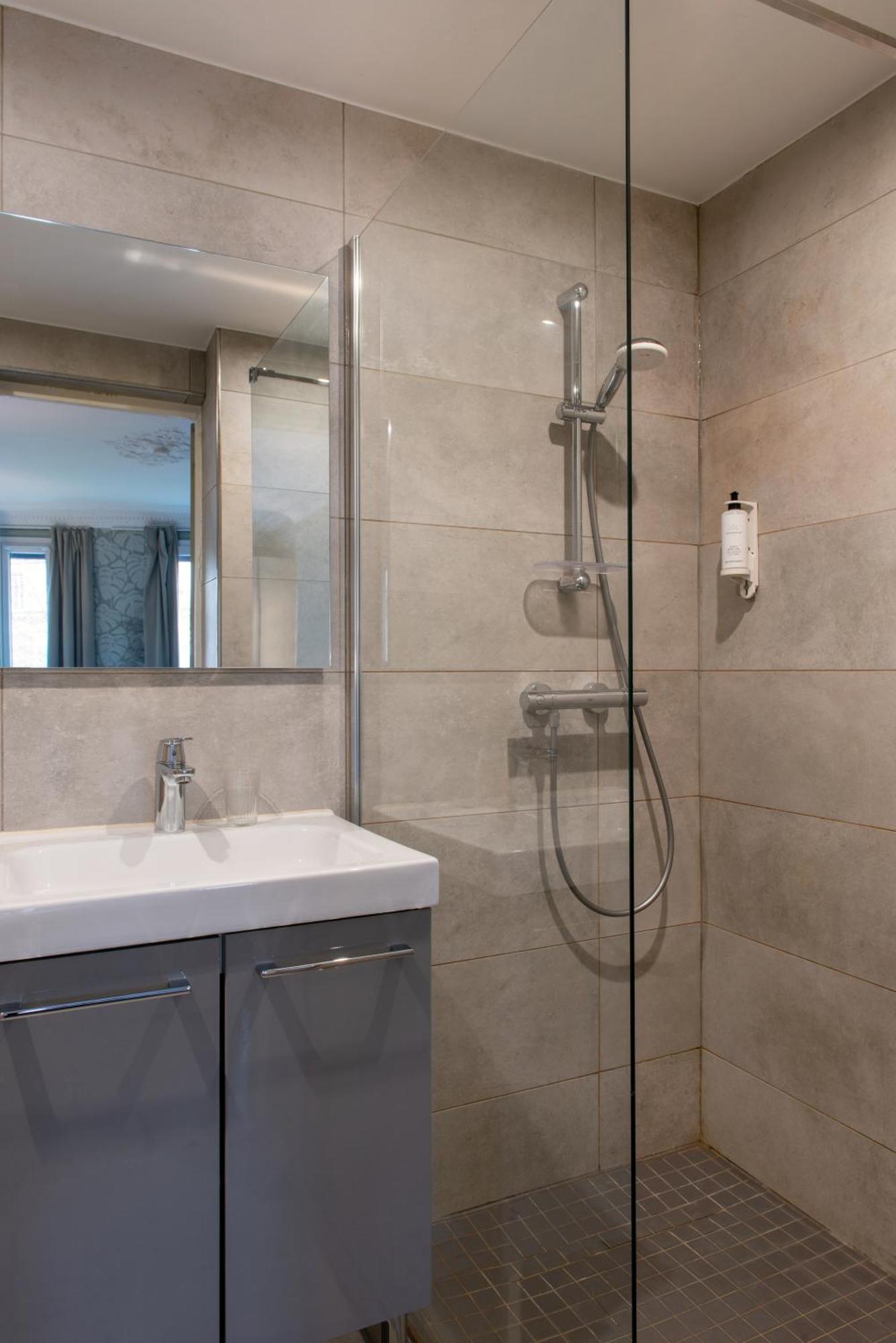 Hotel Avama Prony Paris Bilik gambar